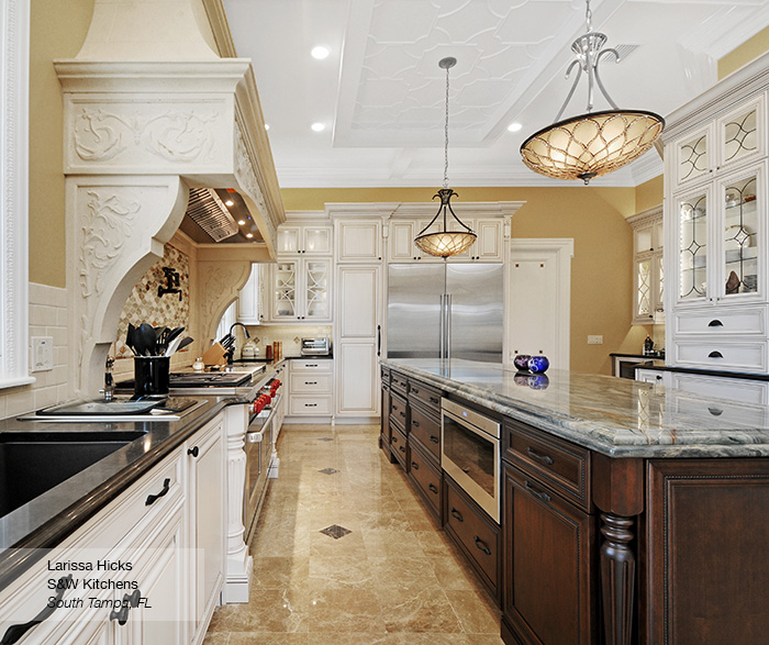 Traditional Kitchen with Contrasting Colors