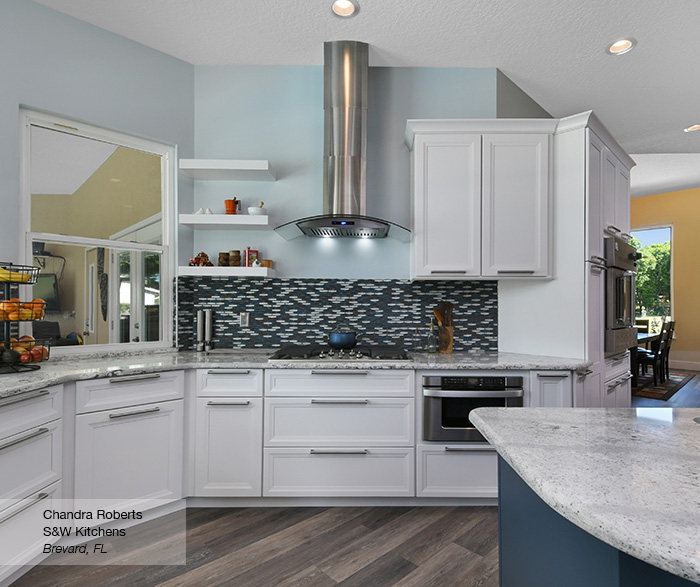 Cayhill kitchen cabients in maple pearl with island in blue lagoon