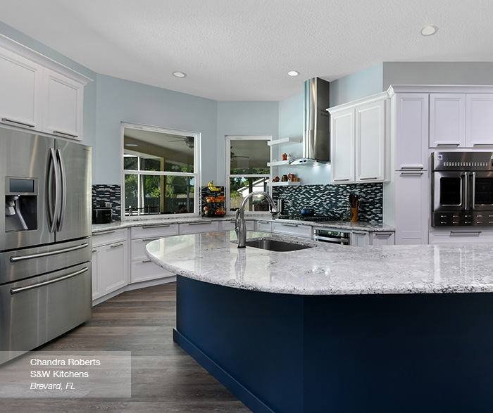 Cayhill kitchen cabients in maple pearl with island in blue lagoon