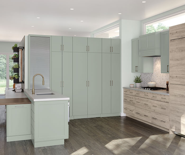 Modern Casual Kitchen Cabinets in Artful Combinations