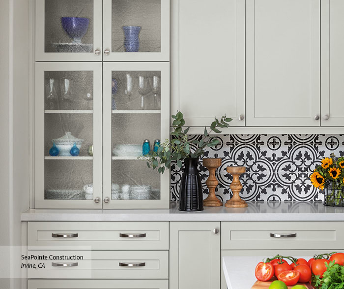 Casual Two-Tone Gray Kitchen Cabinets