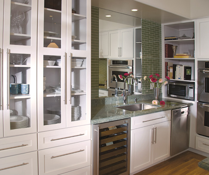 Off White Shaker Cabinets in a Contemporary Kitchen