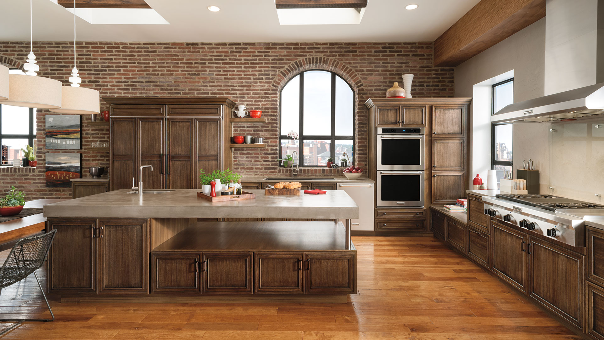 Casual Quartersawn Oak Kitchen Cabinets