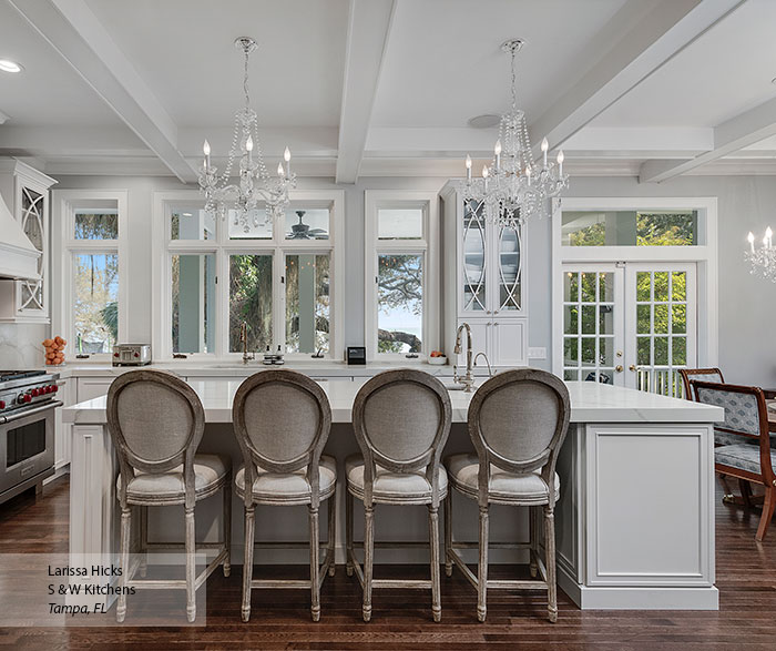 Transitional Maple Kitchen Cabinets in Pearl