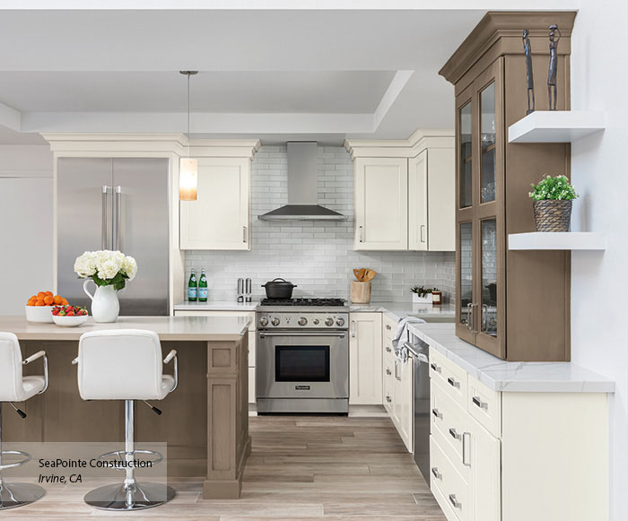 Off-White Shaker Casual Kitchen Cabinets
