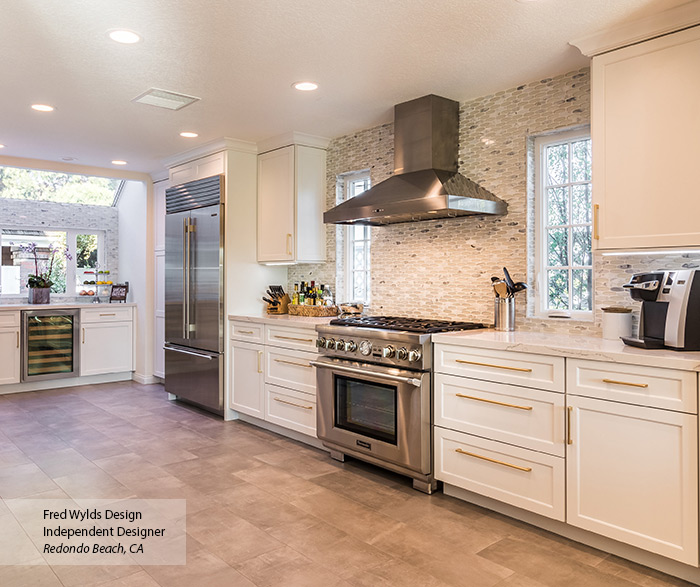 Maple Kitchen Cabinets in Pearl Finish