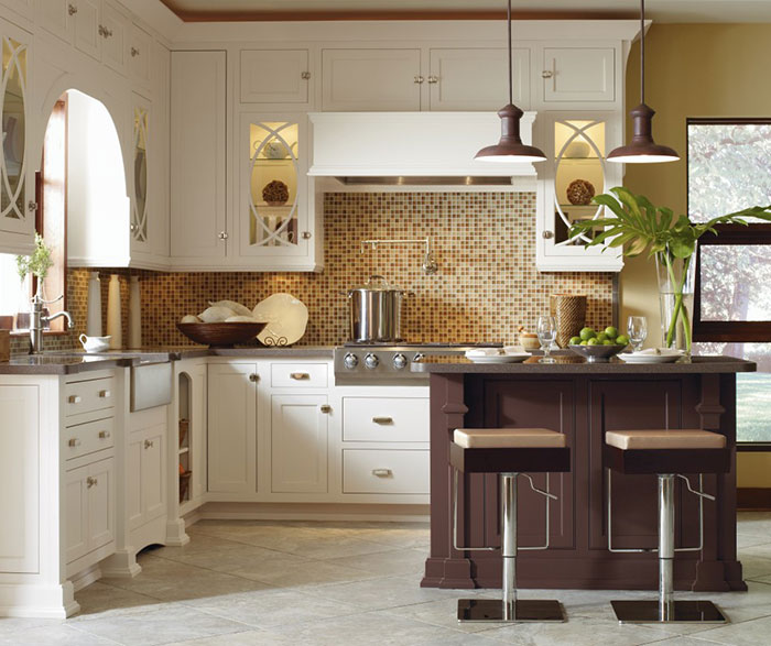 https://www.omegacabinetry.com/-/media/omegacab/products/environment/woodward/casual_maple_kitchen_cabinets_in_pearl_finish.jpg