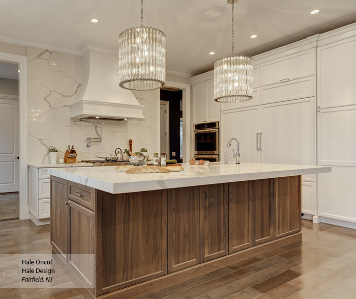 Casual White Maple and Walnut Kitchen Cabinets