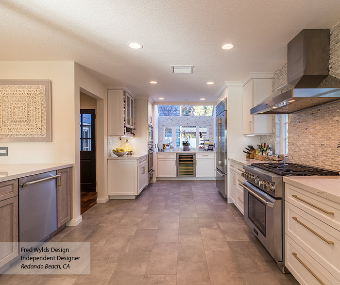 Maple Kitchen Cabinets in Pearl Finish