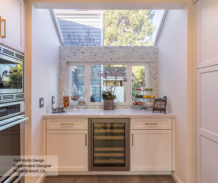 Maple Kitchen Cabinets in Pearl Finish