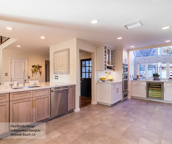 Maple Kitchen Cabinets in Pearl Finish