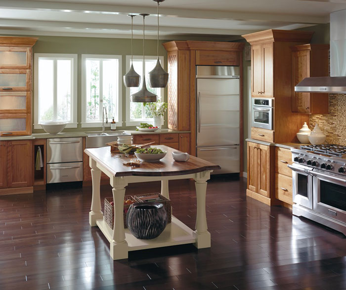 Casual Cherry Kitchen Cabinets In Natural Finish