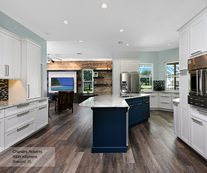 Cayhill kitchen cabients in maple pearl with island in blue lagoon