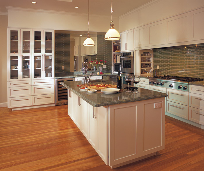 Off White Shaker Cabinets in a Contemporary Kitchen