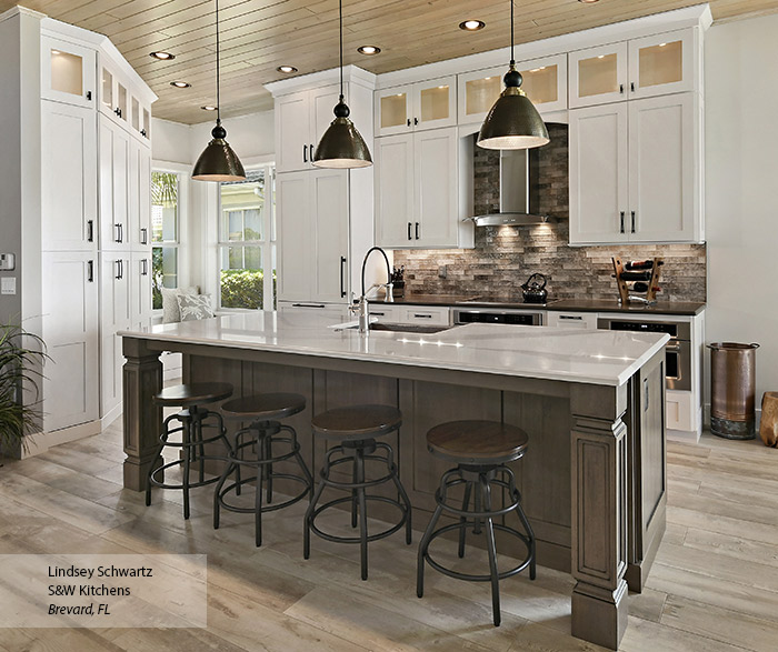 Painted Oak kitchen cabinets in Pearl with a Riverbed kitchen island