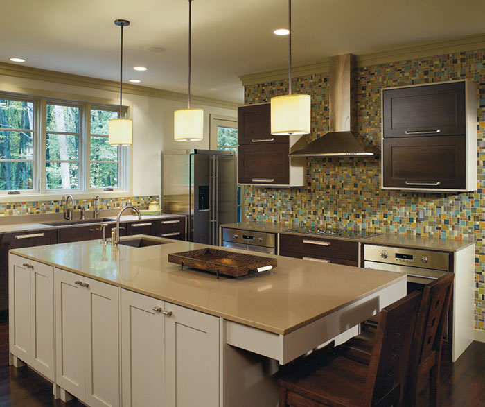 Dark Quartersawn Oak Cabinets with a Painted Kitchen Island