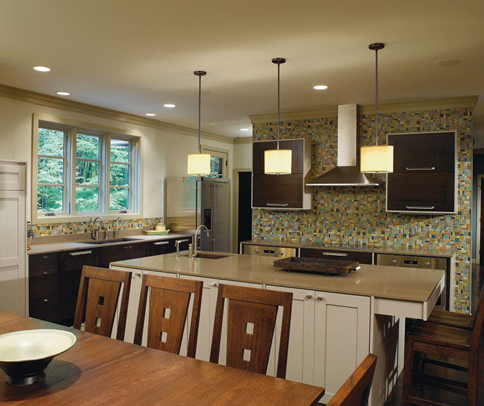 Dark Quartersawn Oak Cabinets with a Painted Kitchen Island